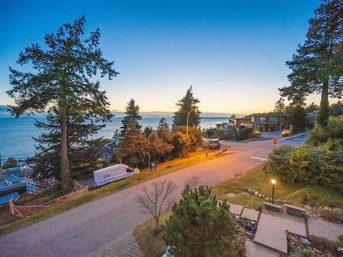 14523 Magdalen Avenue, White Rock, BC 