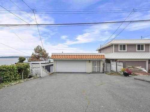 15452 Victoria Avenue, White Rock, BC 