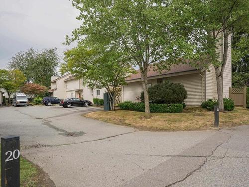 6071 W Greenside Drive, Surrey, BC 