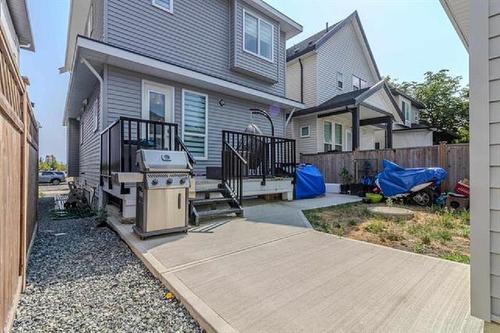 19415 70 Avenue, Surrey, BC 