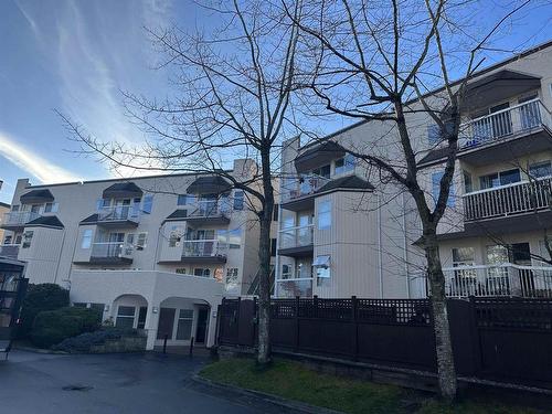 208 1860 E Southmere Crescent, Surrey, BC 