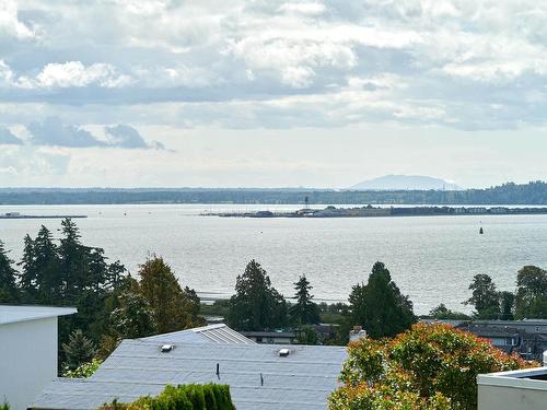 15662 Semiahmoo Avenue, White Rock, BC 