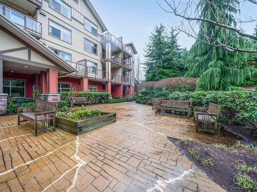 204 2511 King George Boulevard, Surrey, BC 