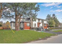 13915 Blackburn Avenue  White Rock, BC V4B 3H9