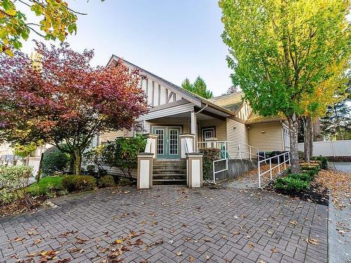 27 2678 King George Boulevard, Surrey, BC 