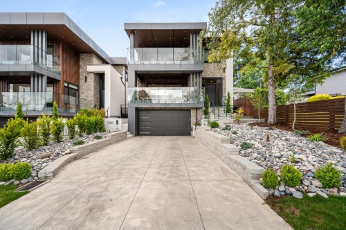 1265 Kent Street  White Rock, BC V4B 4T6