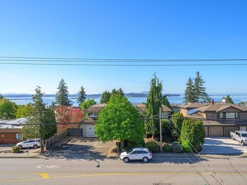 15627 Buena Vista Avenue, White Rock, BC 