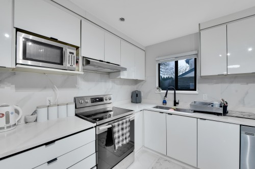 129-13710 67 Avenue, Surrey, BC 