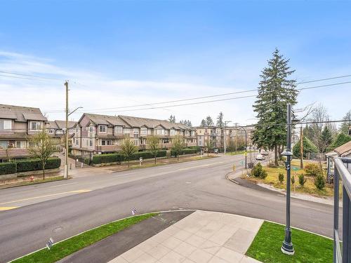 W211 10828 139A Street, Surrey, BC 