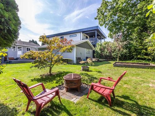15873 Vine Avenue  White Rock, BC V4B 2T5