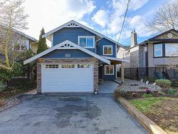 887 Stevens Street  White Rock, BC V4B 4X3