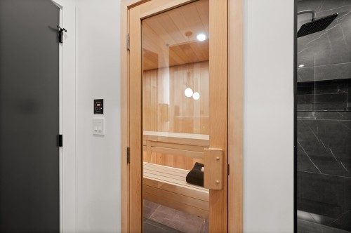 1255 Kent Street, White Rock, BC 