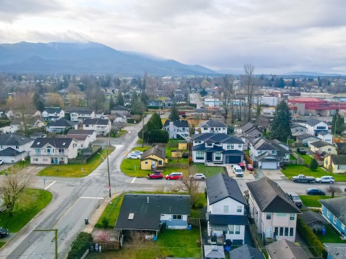 34693 2 Avenue, Abbotsford, BC 