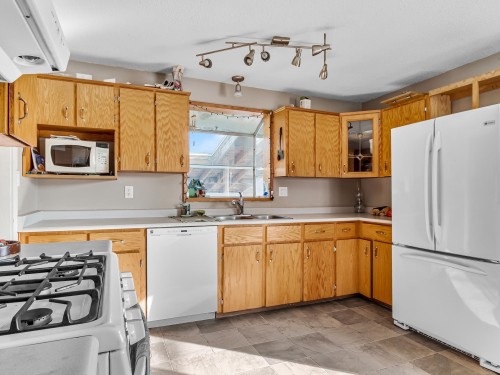 34693 2 Avenue, Abbotsford, BC 