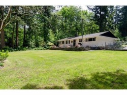 13715 28 Avenue  Surrey, BC V4P 1T7