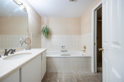 110-15300 17 Avenue, Surrey, BC 