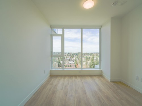 1904-9675 King George Boulevard, Surrey, BC 