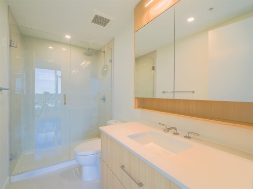 1904-9675 King George Boulevard, Surrey, BC 