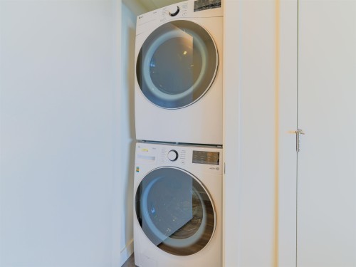 1904-9675 King George Boulevard, Surrey, BC 