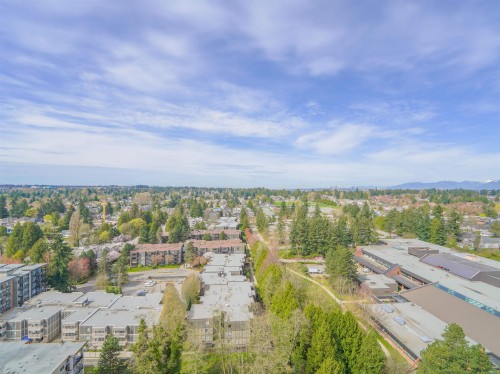 1904-9675 King George Boulevard, Surrey, BC 