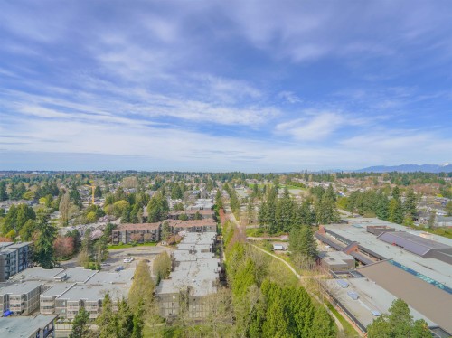 1904-9675 King George Boulevard, Surrey, BC 