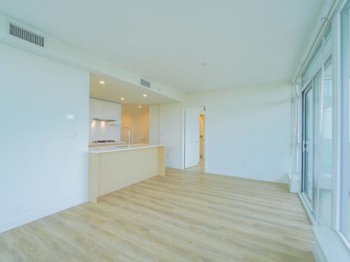 1904-9675 King George Boulevard, Surrey, BC 