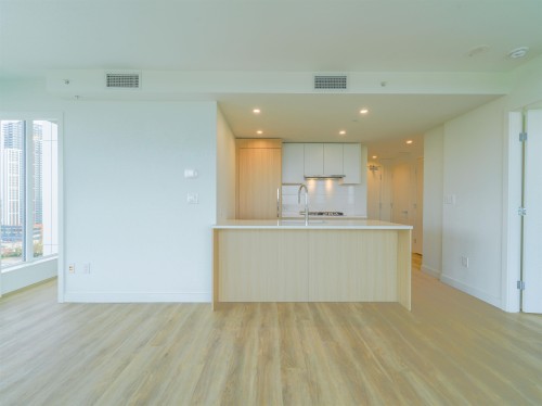 1904-9675 King George Boulevard, Surrey, BC 