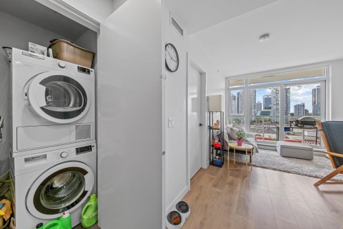 906-13685 102 Avenue, Surrey, BC 