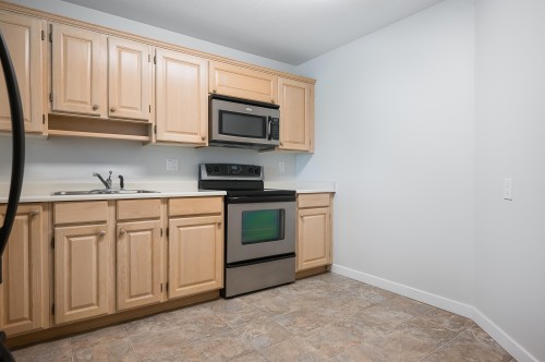 308-1220 Fir Street, White Rock, BC 