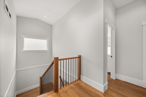 15682 Thrift Avenue, White Rock, BC 