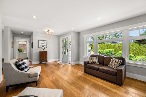 15682 Thrift Avenue, White Rock, BC 