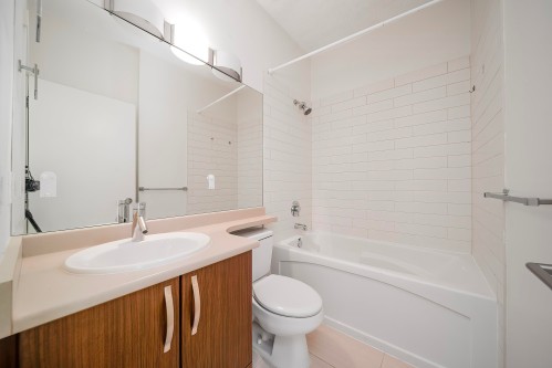 402-13555 Gateway Drive, Surrey, BC 