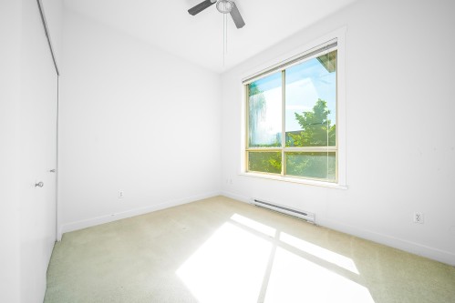 402-13555 Gateway Drive, Surrey, BC 