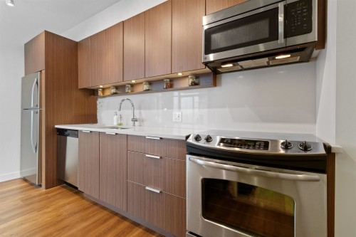 2009-13308 Central Avenue, Surrey, BC 