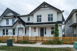 20523 76 Avenue  Langley, BC V2Y 3T1