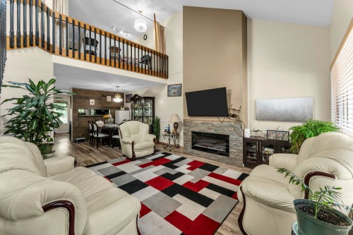 204-10308 155A Street, Surrey, BC 