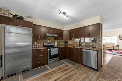 204-10308 155A Street, Surrey, BC 