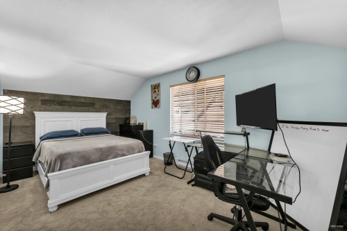 204-10308 155A Street, Surrey, BC 