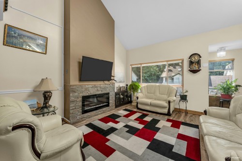 204-10308 155A Street, Surrey, BC 