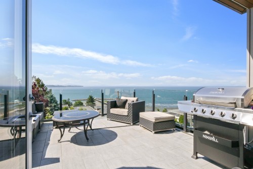 15095 Royal Avenue  White Rock, BC V4B 1M1