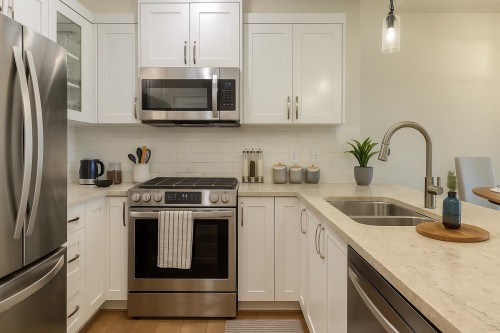 325-11077 Ravine Road  Surrey, BC V3T 0R7