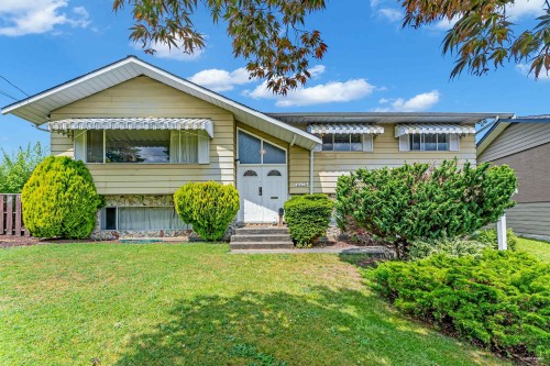 8475 Hall Place  Delta, BC V4C 6A1