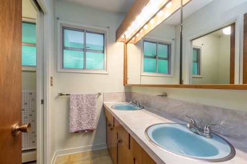 15875 101A Avenue, Surrey, BC 