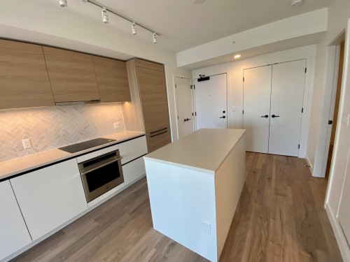 1801-13428 105 Avenue, Surrey, BC 