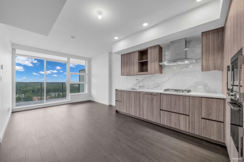 2703-13768 100 Avenue  Surrey, BC V3T 0V2