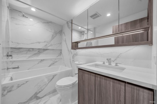 2703-13768 100 Avenue, Surrey, BC 