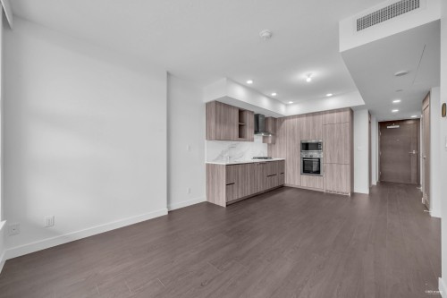 2703-13768 100 Avenue, Surrey, BC 