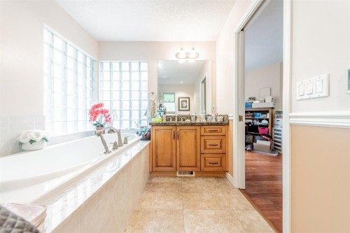 14636 18 Avenue, Surrey, BC 