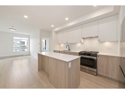 503-19953 76 Avenue  Langley, BC V2Y 1S3