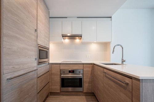 302-13615 Fraser Highway, Surrey, BC 